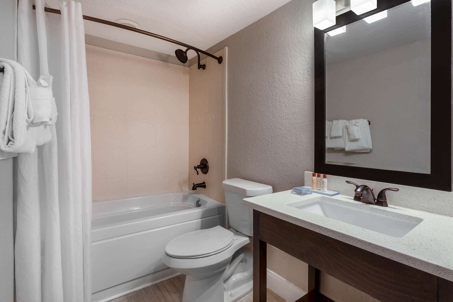 Hawthorn Suites By Wyndham Kissimmee Gateway Екстер'єр фото